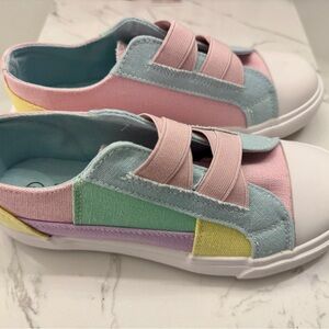 NWOT L&D Pastel Sneakers